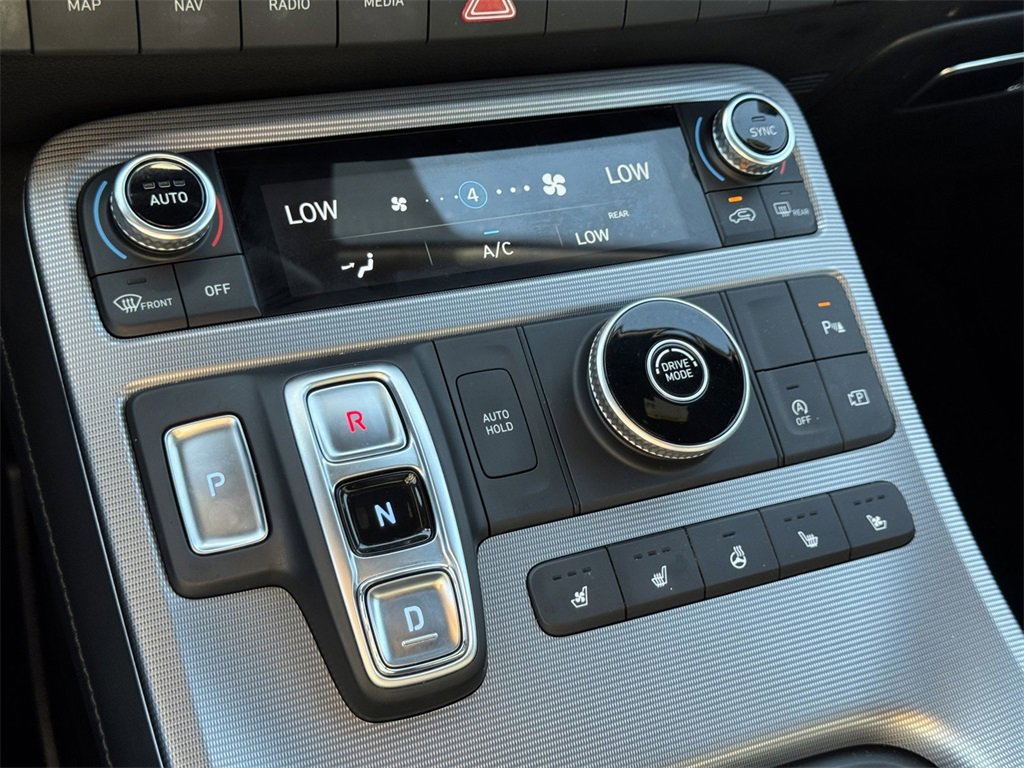 Used 2023 Hyundai Palisade Calligraphy image 16