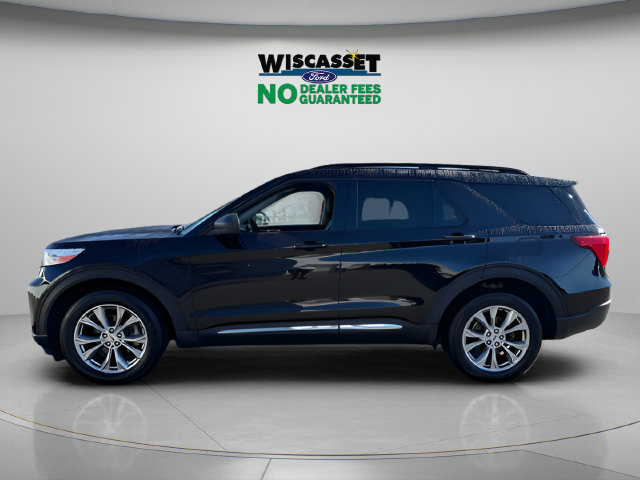 Certified 2023 Ford Explorer XLT w/ Equipment Group 202A AWD/4WD image 2