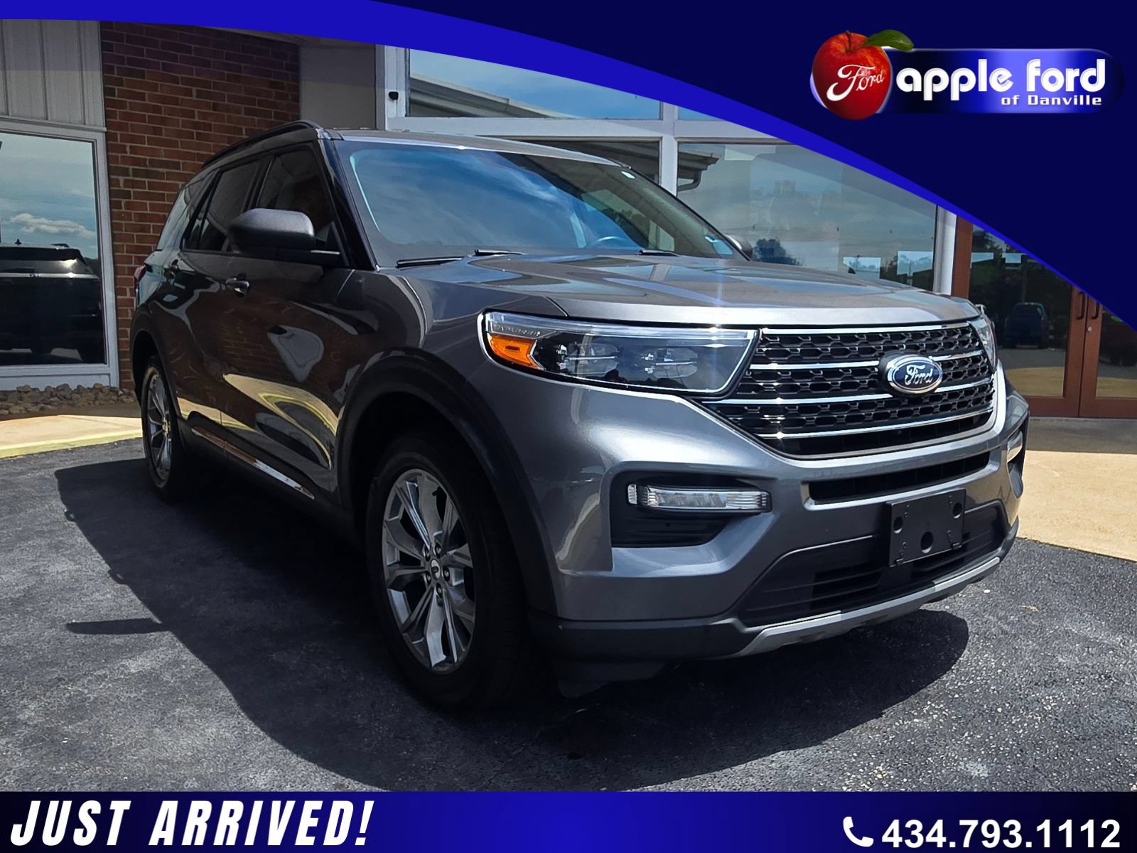 Certified 2024 Ford Explorer XLT w/ Equipment Group 202A AWD/4WD image 1