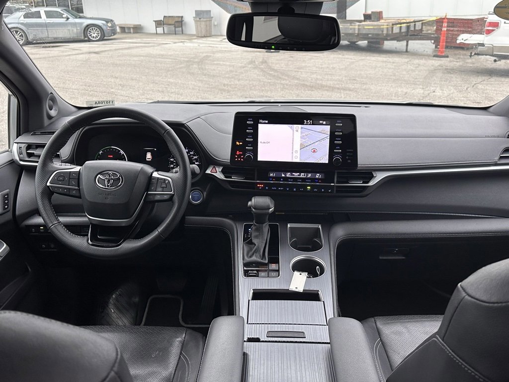 Used 2023 Toyota Sienna XSE image 20