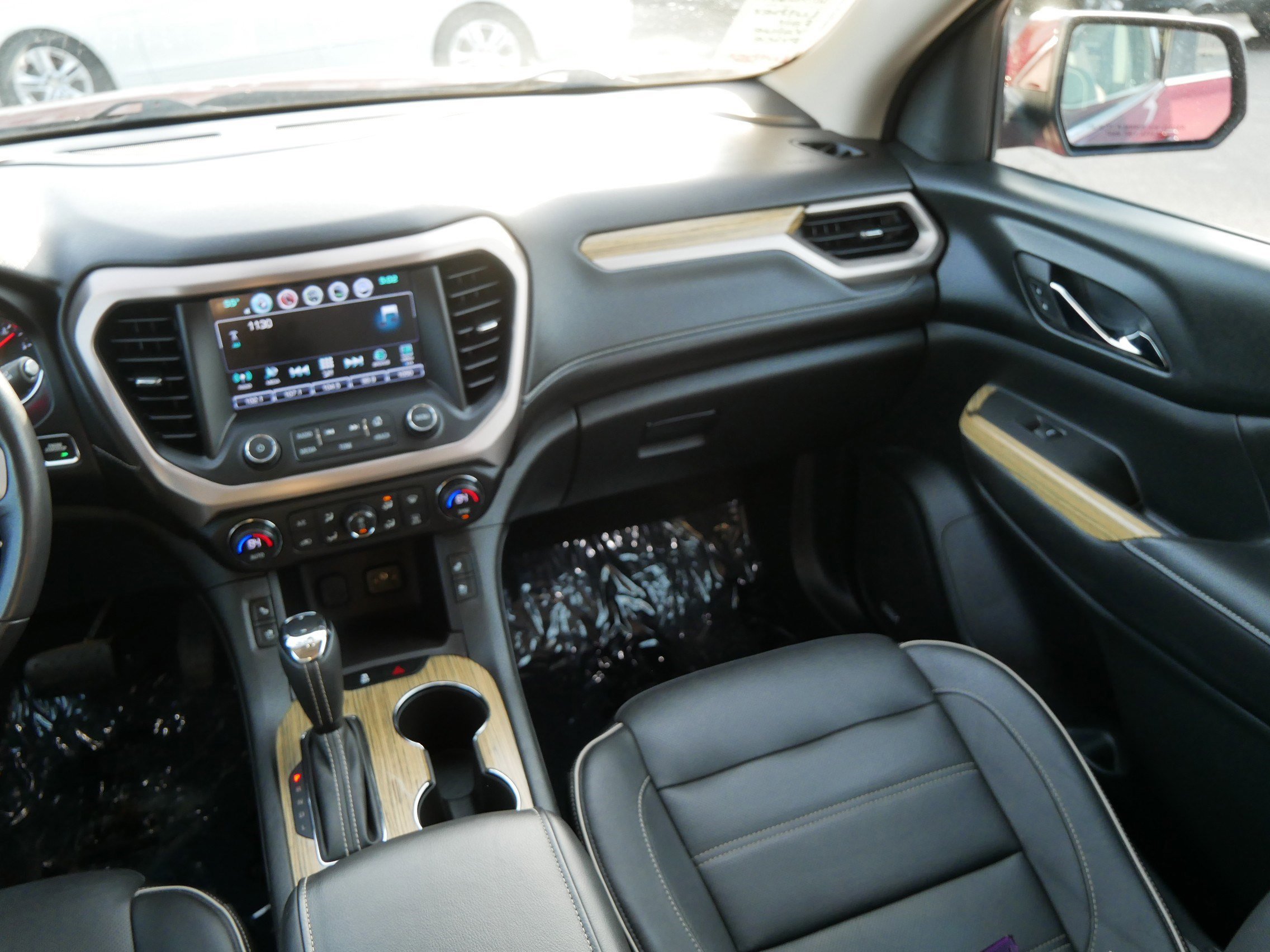 Used 2018 GMC Acadia Denali image 11