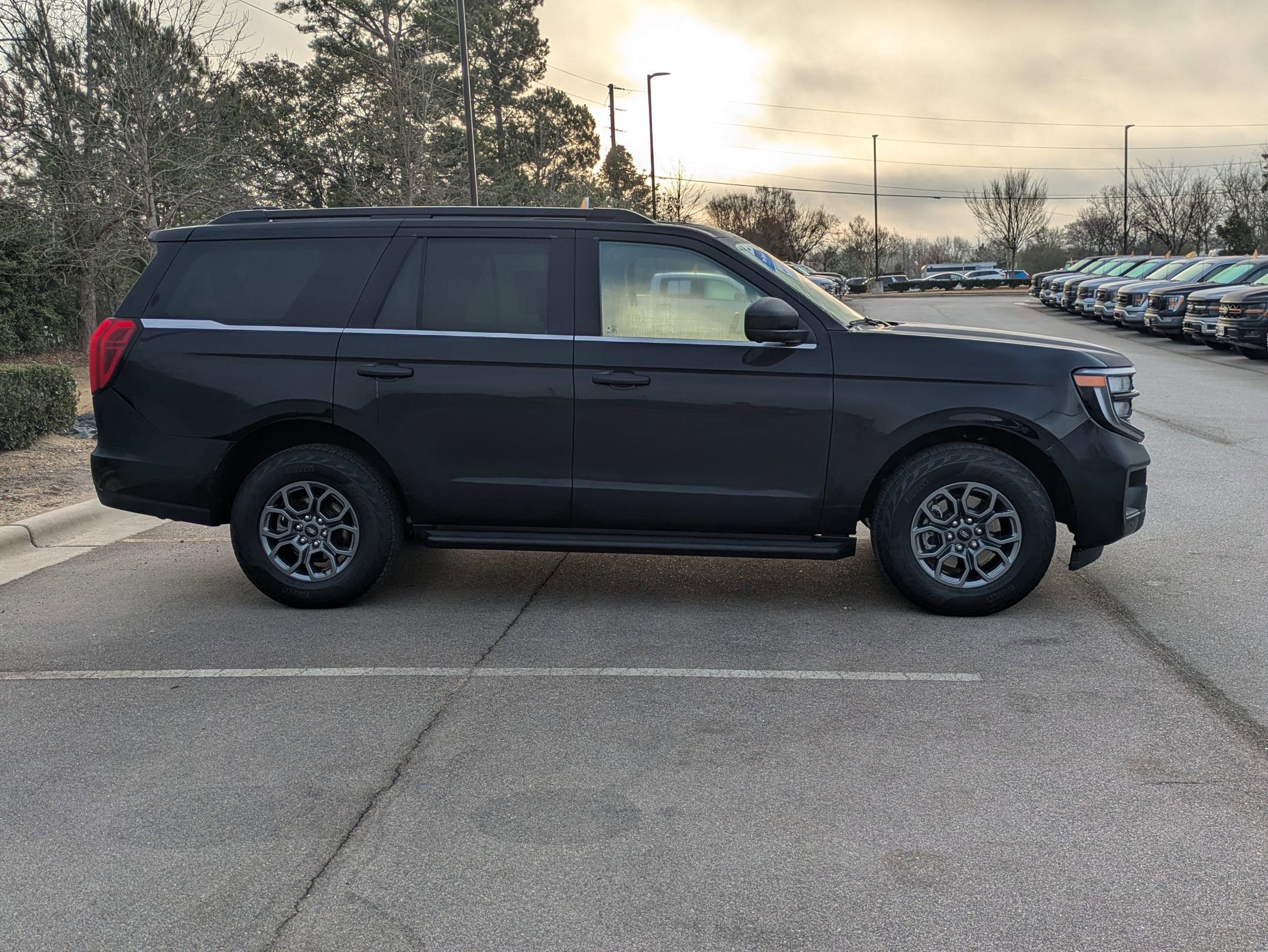 Certified 2025 Ford Expedition Active image 7