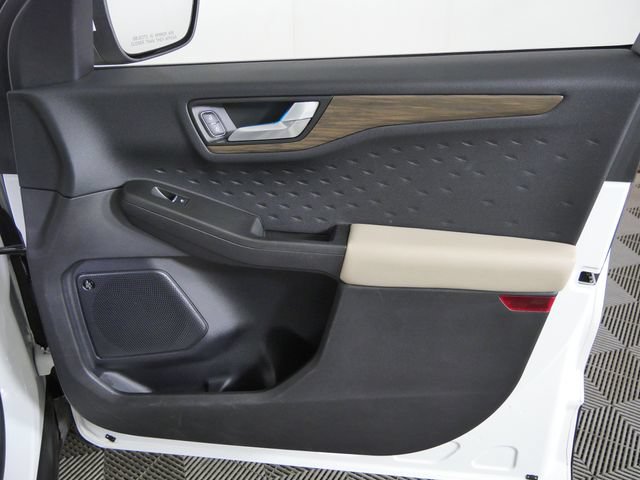 Certified 2020 Ford Escape Titanium AWD/4WD image 11