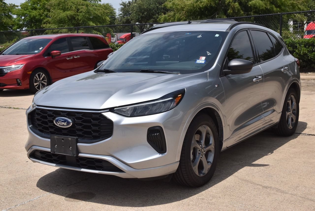 Certified 2023 Ford Escape ST-Line w/ Tech Pack #1 FWD image 2