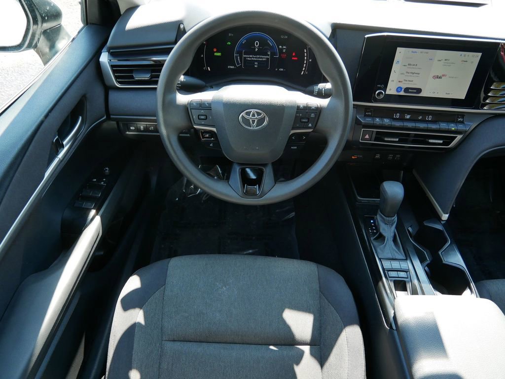 Used 2025 Toyota Camry LE FWD image 12