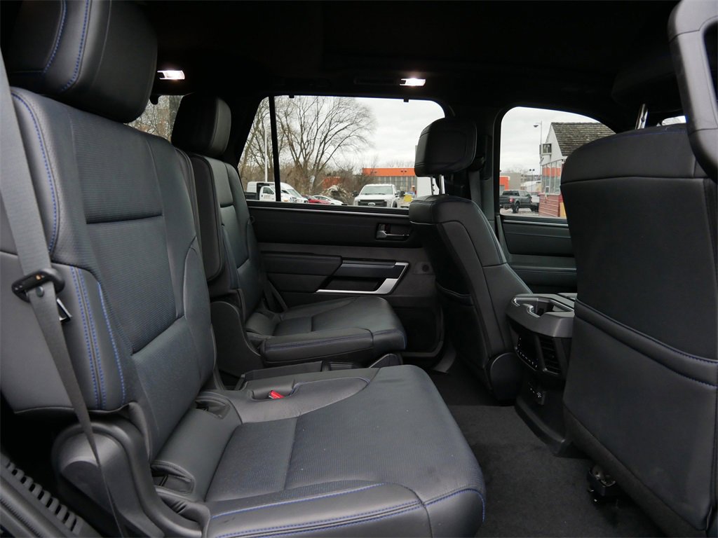 Used 2025 Toyota Sequoia Platinum image 9