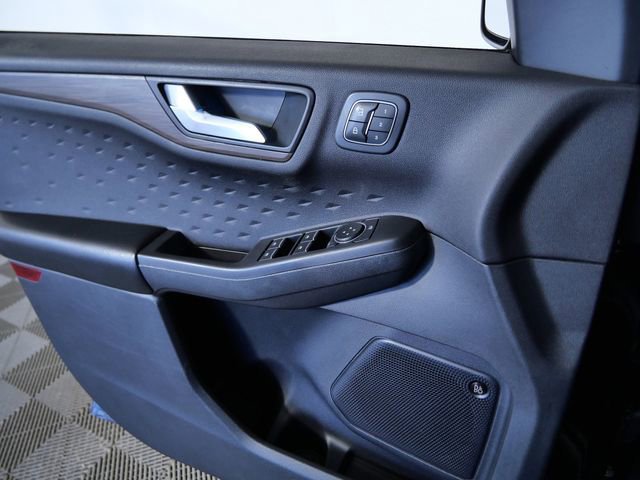 Certified 2020 Ford Escape Titanium image 24