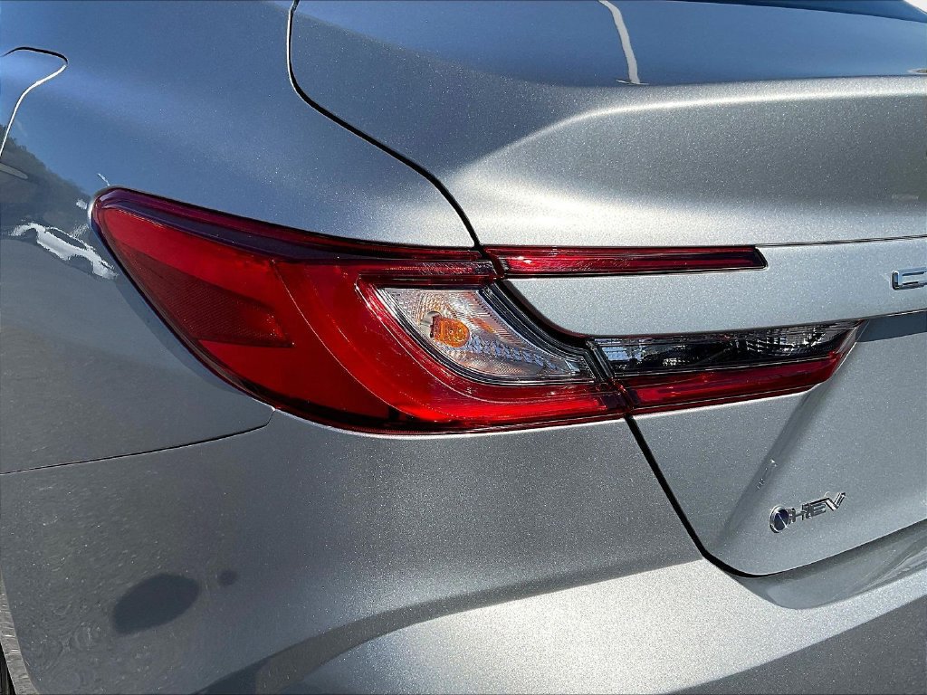 Used 2025 Toyota Camry LE FWD image 27