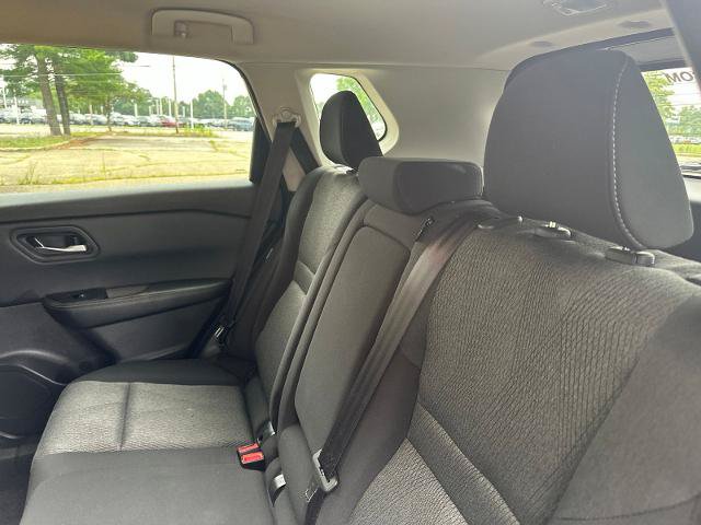 Used 2025 Nissan Rogue SV AWD/4WD image 27