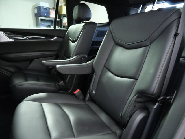 Used 2022 Cadillac XT6 Premium Luxury AWD/4WD image 15