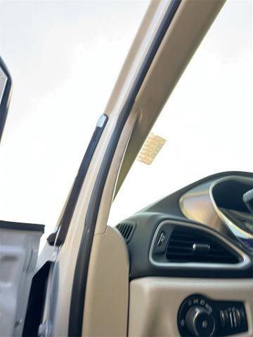 Used 2024 Chrysler Pacifica Touring-L image 21