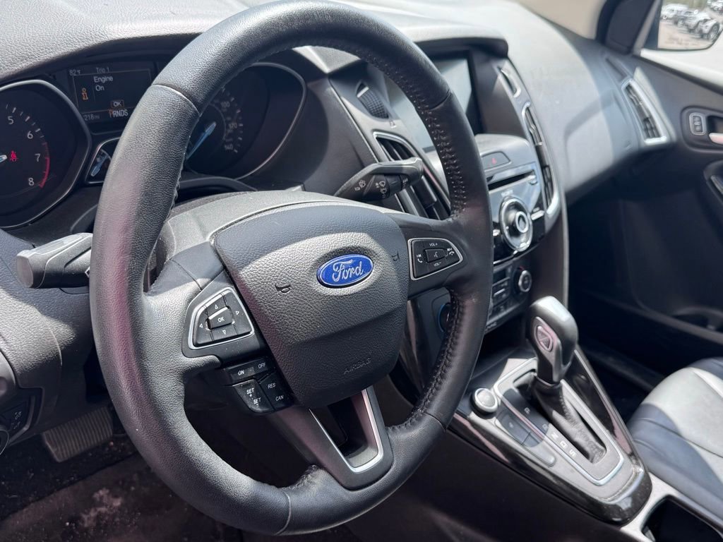 Certified 2017 Ford Focus Titanium FWD image 6
