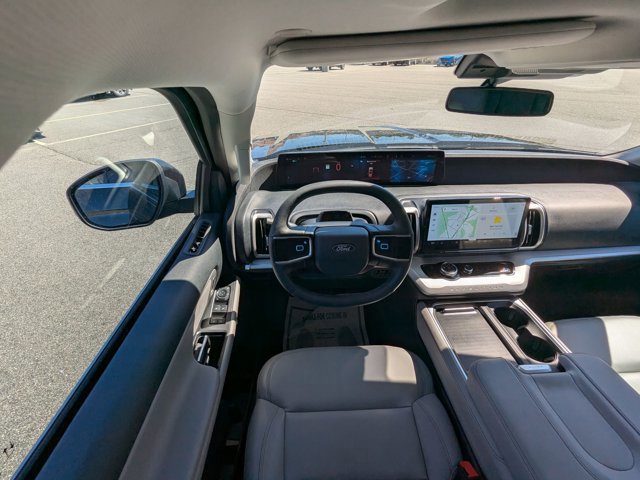 Certified 2025 Ford Expedition Active image 34