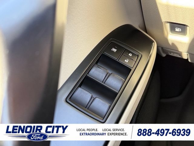 Used 2023 Lexus GX 460 Luxury w/ Sport Design Package AWD/4WD image 18