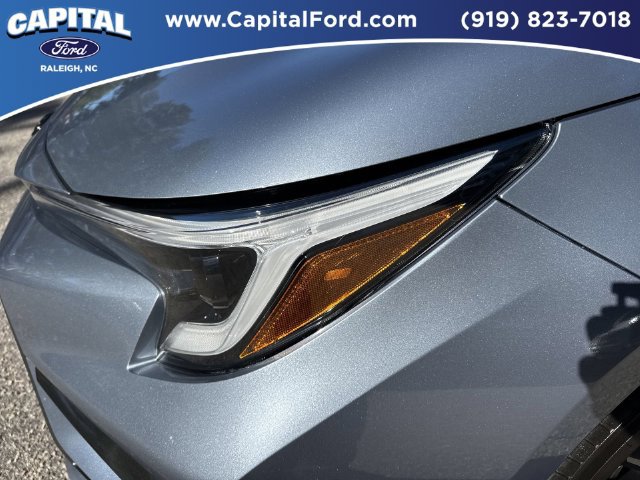 Used 2025 Toyota Corolla SE FWD image 11