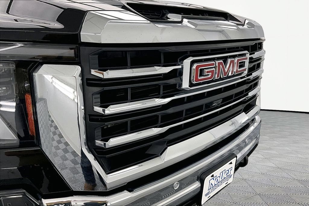 Used 2024 GMC Sierra 2500 SLT w/ SLT Premium Package AWD/4WD image 29