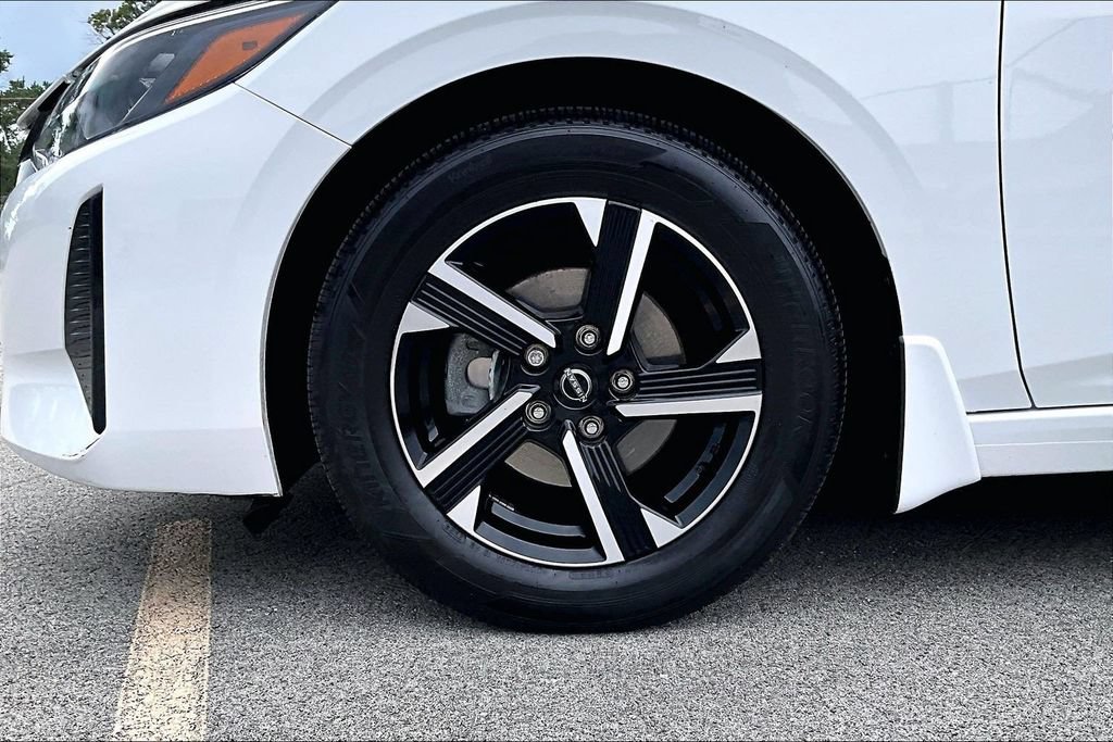 Used 2025 Nissan Sentra SV w/ All-Weather Package FWD image 9