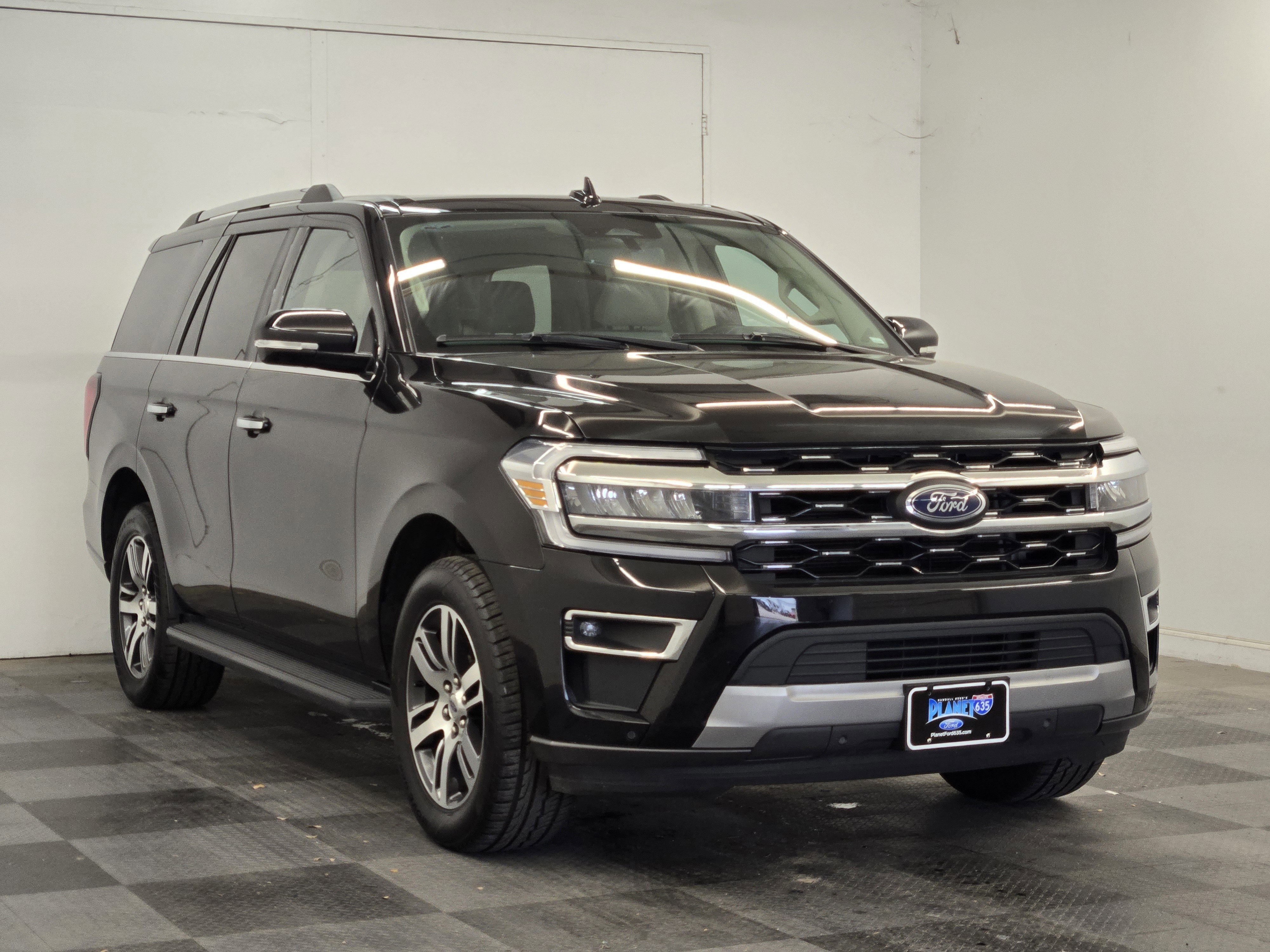 Certified 2024 Ford Expedition Limited RWD image 6