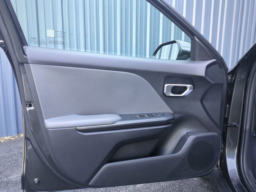 Used 2025 Kia K4 FWD image 11