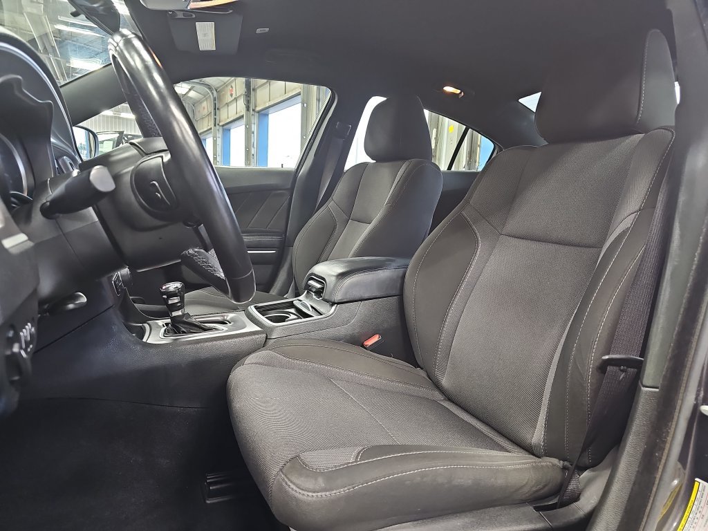 Used 2022 Dodge Charger SXT RWD image 14