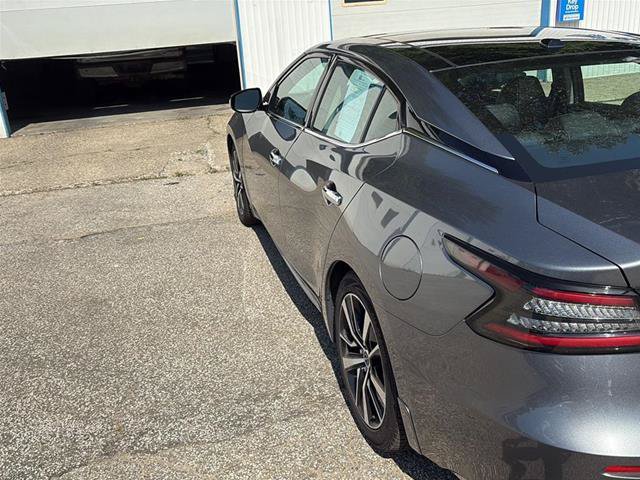 Used 2023 Nissan Maxima SL FWD image 6