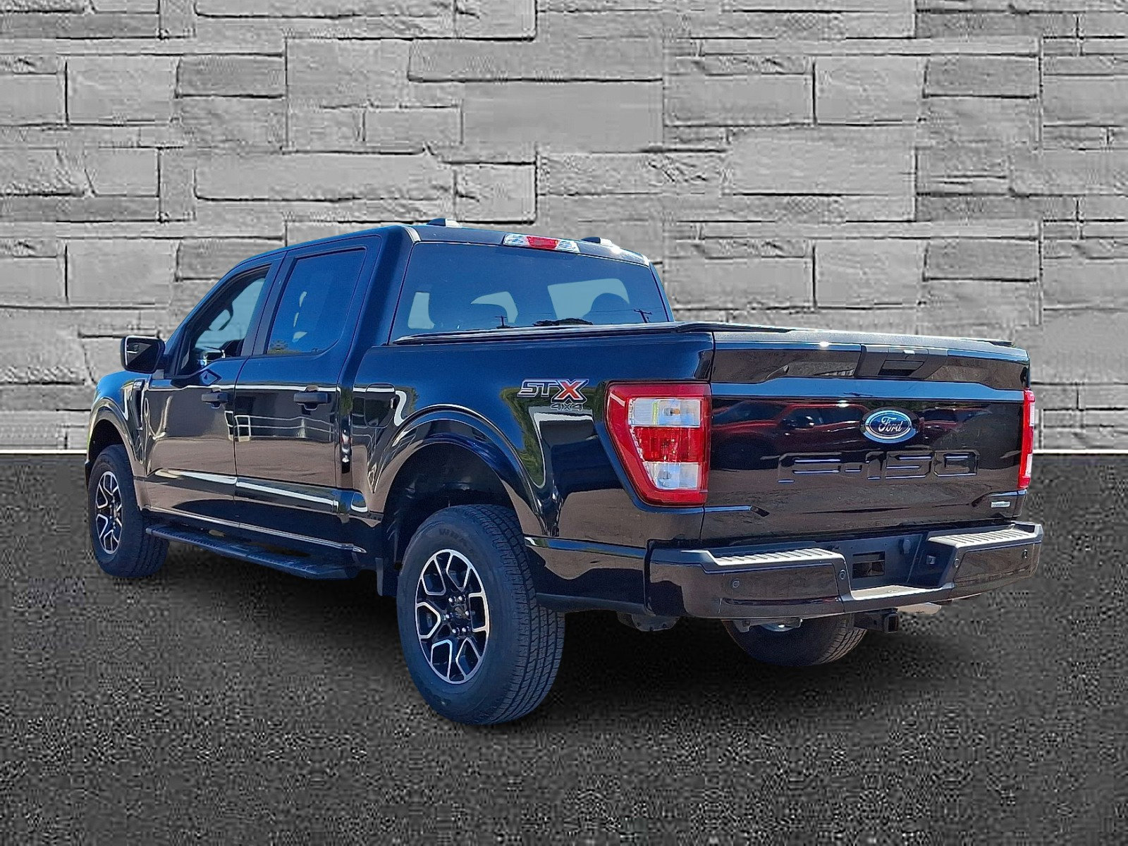 Certified 2022 Ford F150 XL w/ STX Appearance Package image 8