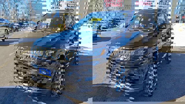 Used 2022 Jeep Compass Latitude w/ Sun and Sound Group image 2