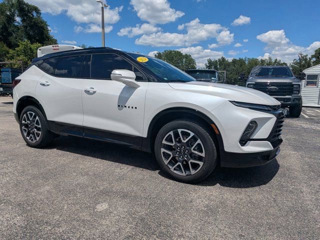 Used 2024 Chevrolet Blazer RS FWD image 3