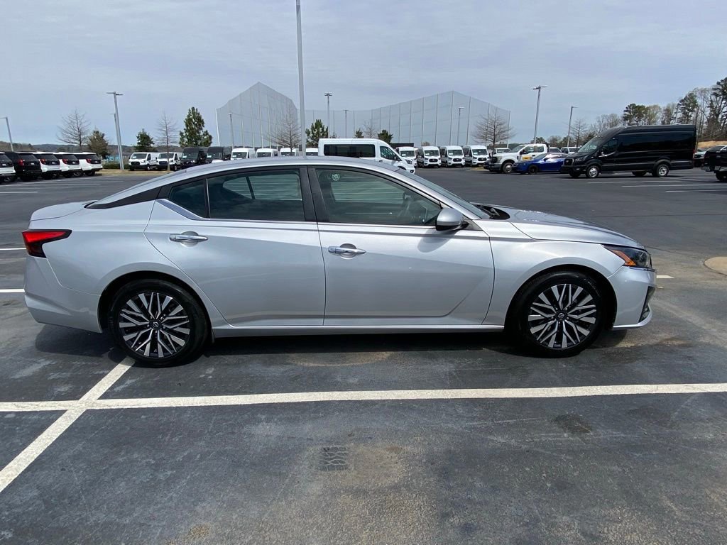 Used 2023 Nissan Altima 2.5 SV image 6