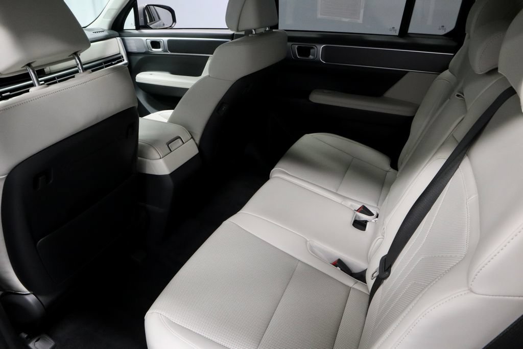Used 2025 Hyundai Santa Fe SEL AWD/4WD image 21
