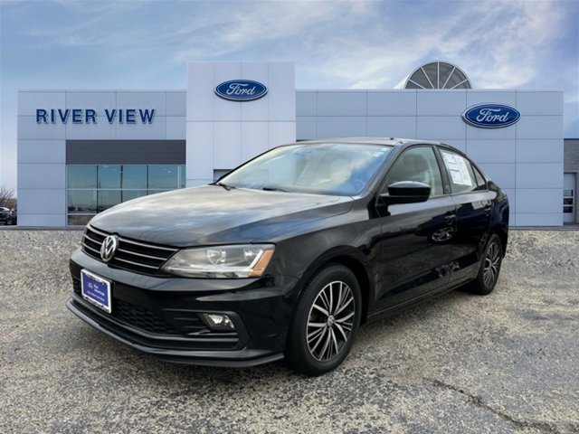 Used 2018 Volkswagen Jetta Wolfsburg Edition image 3