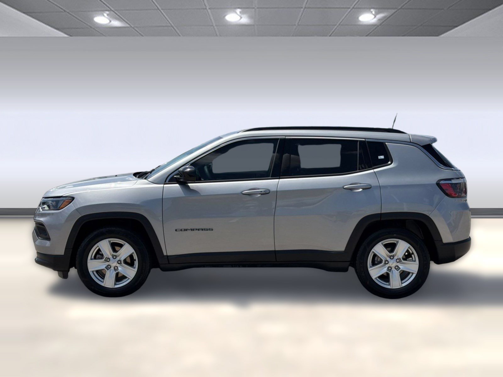 Used 2022 Jeep Compass Latitude FWD image 2