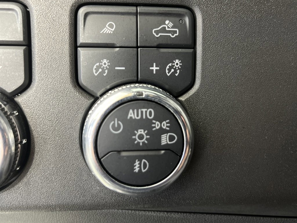 Used 2023 GMC Sierra 1500 SLT image 25