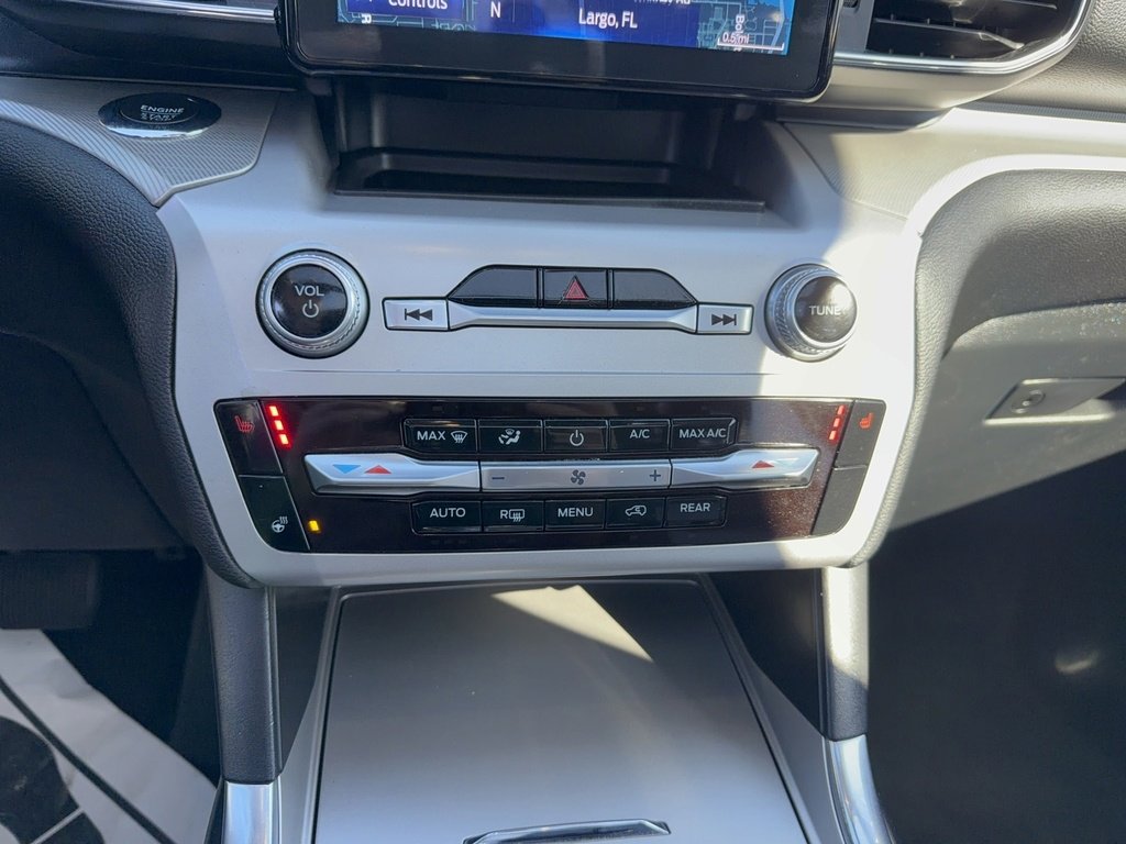 Certified 2022 Ford Explorer XLT w/ Equipment Group 202A image 23