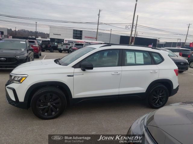 Used 2022 Volkswagen Taos S image 2