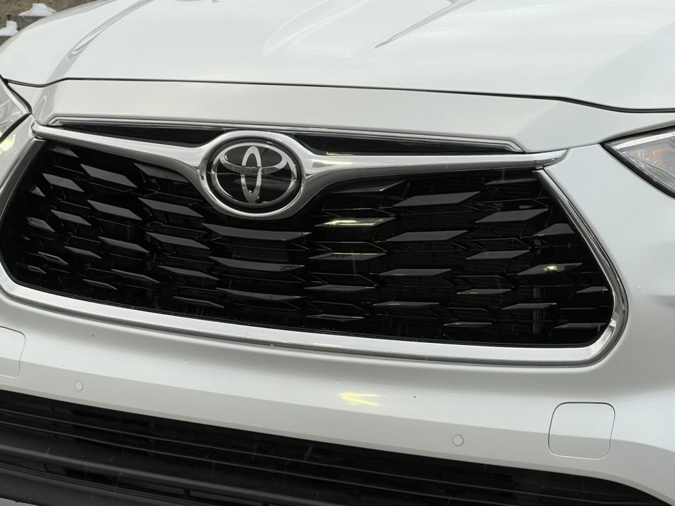 Used 2023 Toyota Highlander Limited image 44