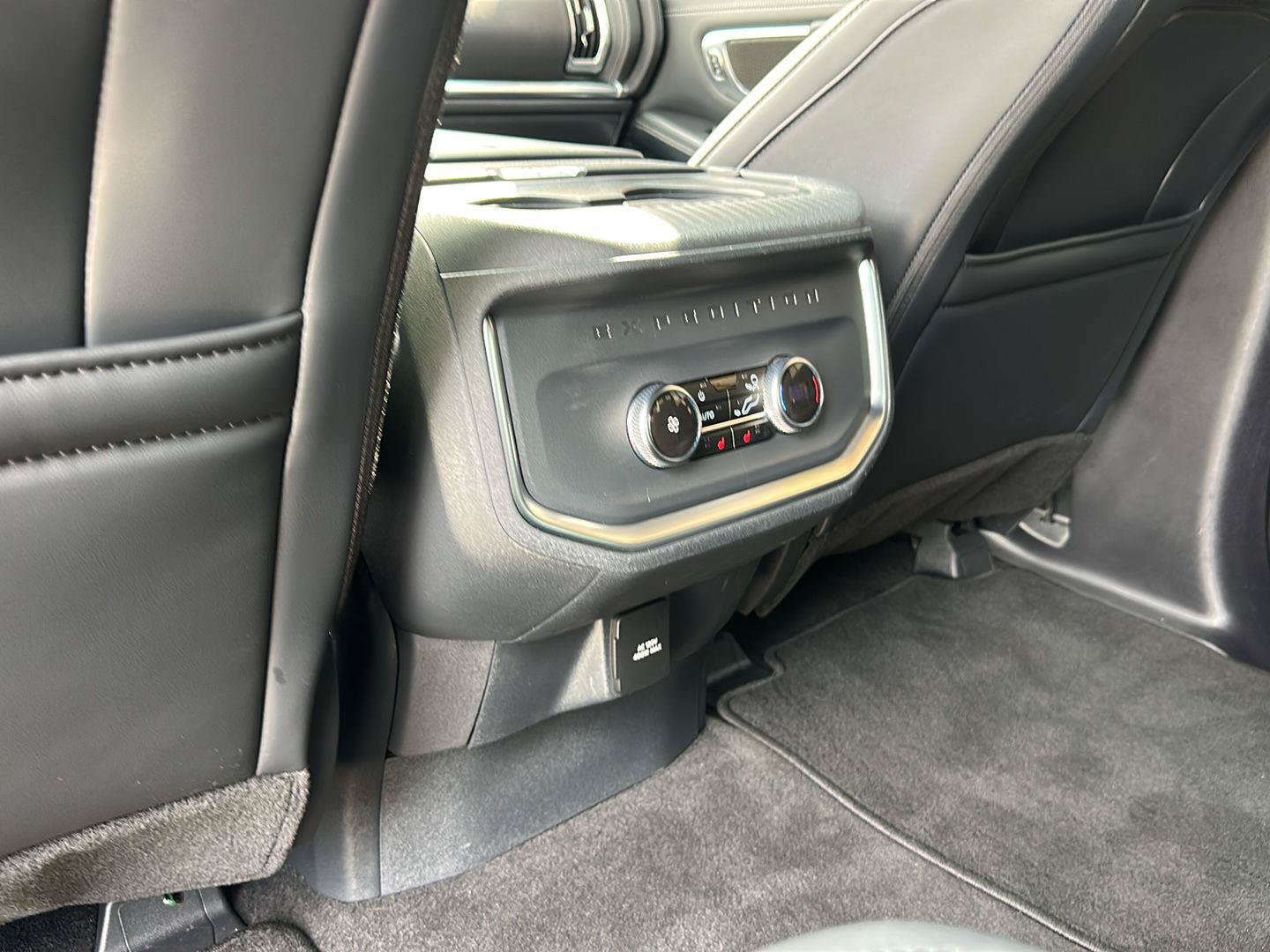Certified 2025 Ford Expedition Platinum w/ Stealth Performance Package AWD/4WD image 25