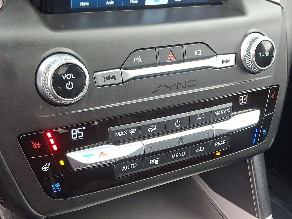 Certified 2020 Ford Explorer Platinum w/ Premium Technology Package image 18