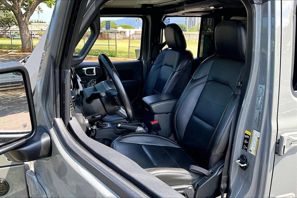 Used 2022 Jeep Wrangler Unlimited Sahara AWD/4WD image 27