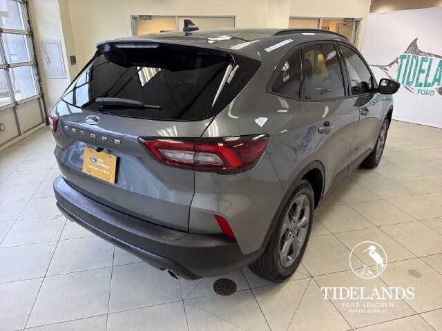 Certified 2025 Ford Escape ST-Line FWD image 9