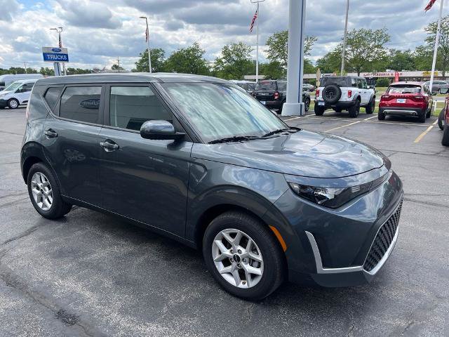 Used 2025 Kia Soul LX w/ LX Technology Package FWD image 7