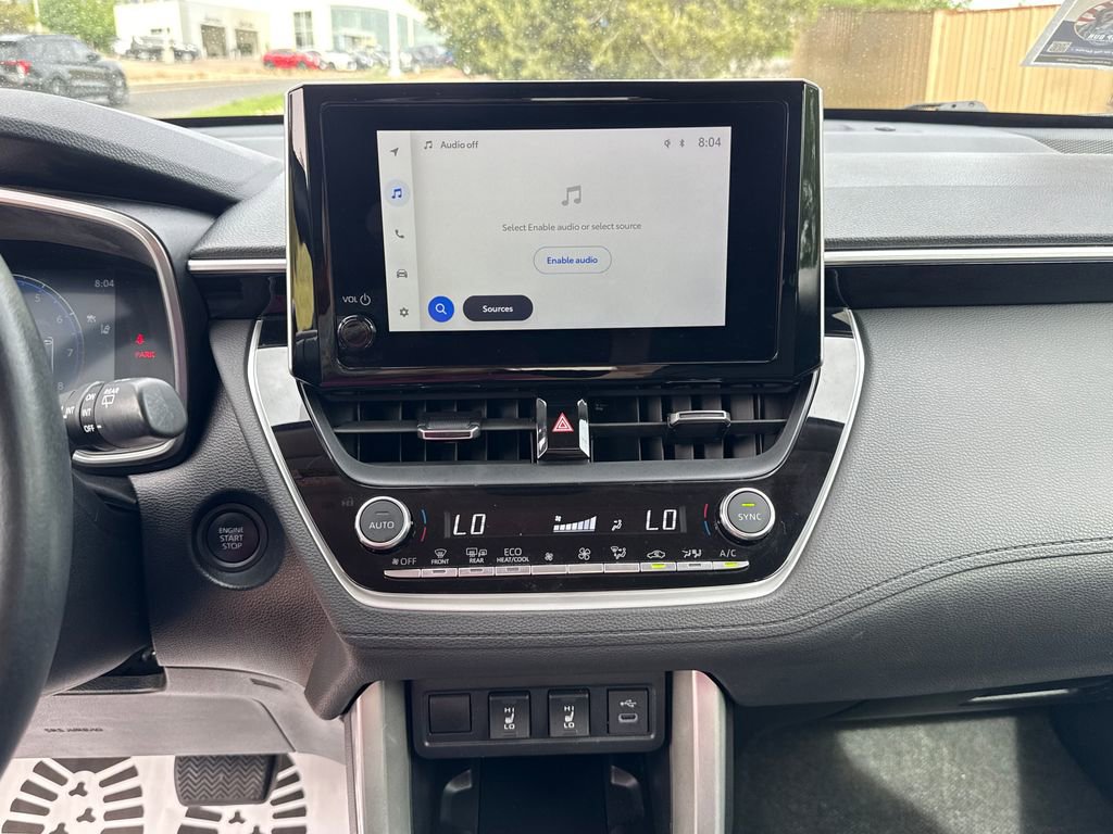 Used 2024 Toyota Corolla Cross XLE AWD/4WD image 17