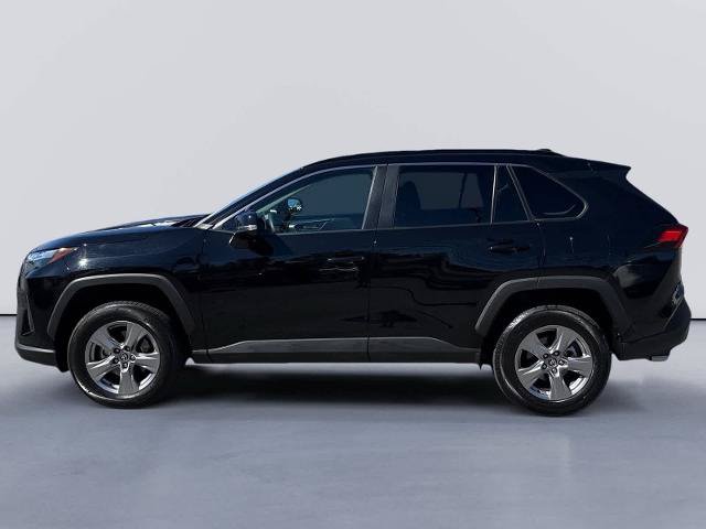 Used 2025 Toyota RAV4 XLE AWD/4WD image 2