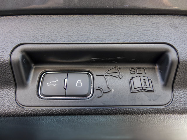 Certified 2023 Ford Explorer 4WD image 23