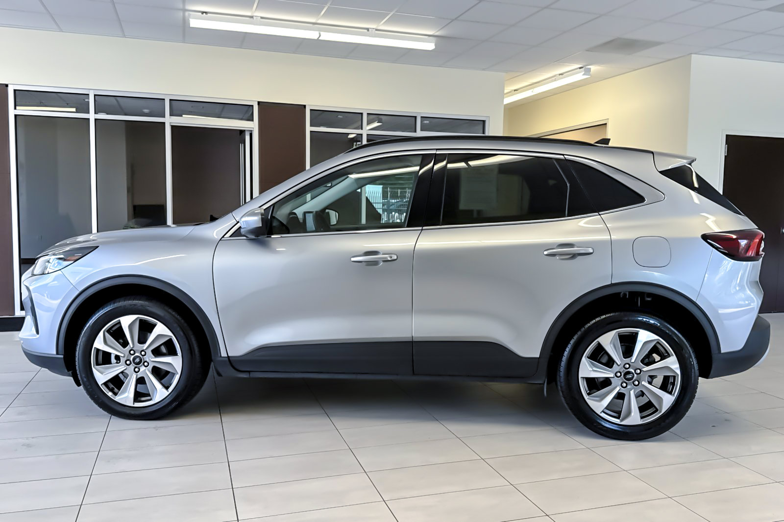 Certified 2024 Ford Escape Platinum AWD/4WD image 7