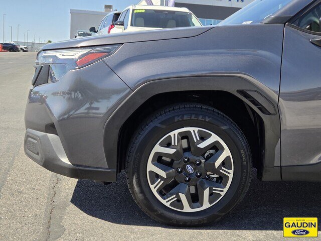 Used 2025 Subaru Forester AWD/4WD image 10