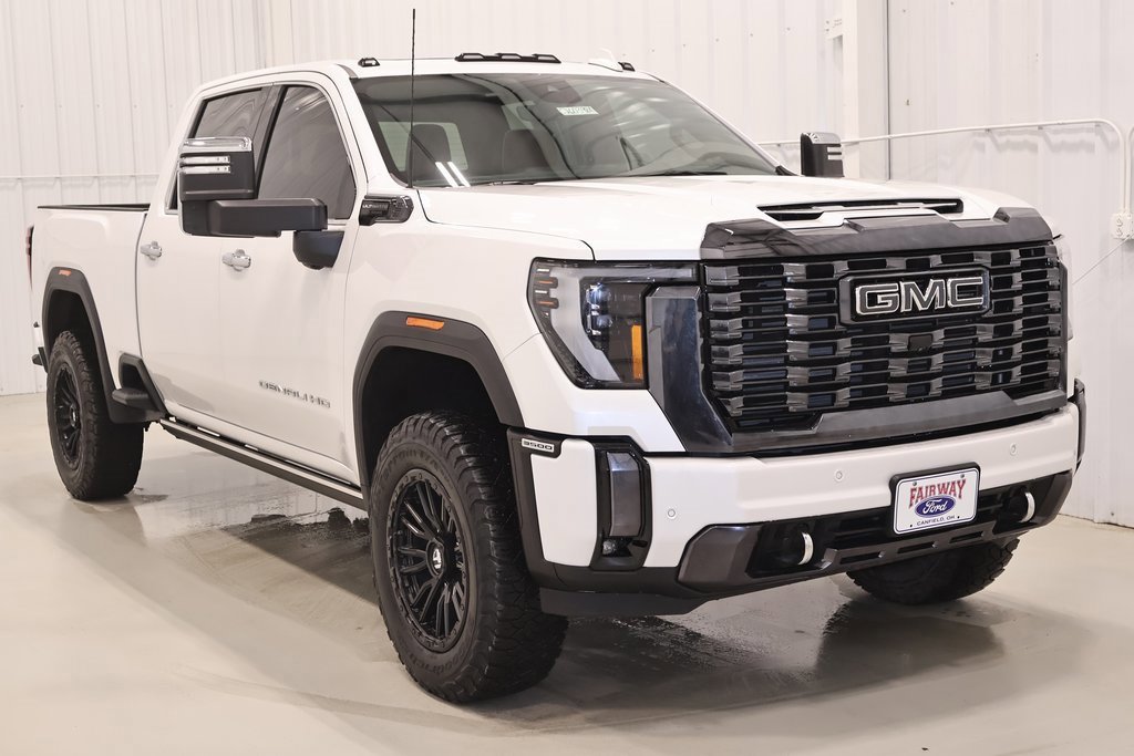 Used 2024 GMC Sierra 3500 Denali Ultimate image 8