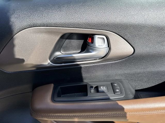 Used 2018 Chrysler Pacifica Limited image 15