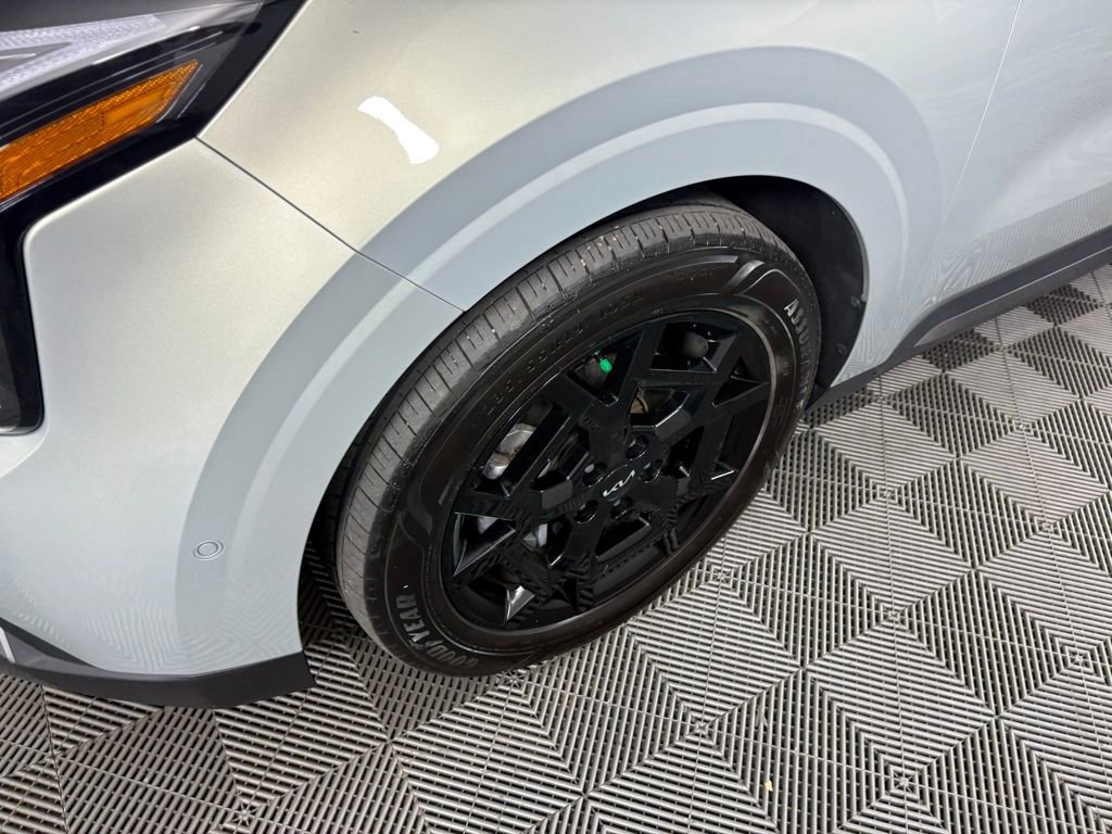 Used 2025 Kia Carnival SX image 10