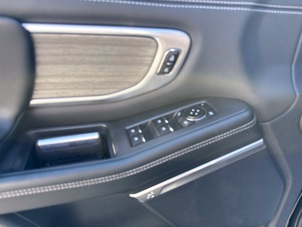 Certified 2025 Ford Expedition Platinum AWD/4WD image 19